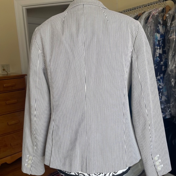 Summer Blazer in Thin Black and White Stripes - Picture 7 of 12